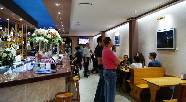 Exposición fotográfica en la cafetería Winston Exposición fotográfica en la cafetería Winston