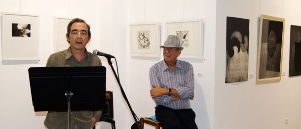 Vicent Penya junto a Martí Llopis presentó el libro Sucre i Cendra de Alfons Navarret i Xapa
